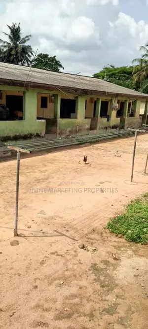 6bdrm Apartment in Ablekuma Pentecost for sale