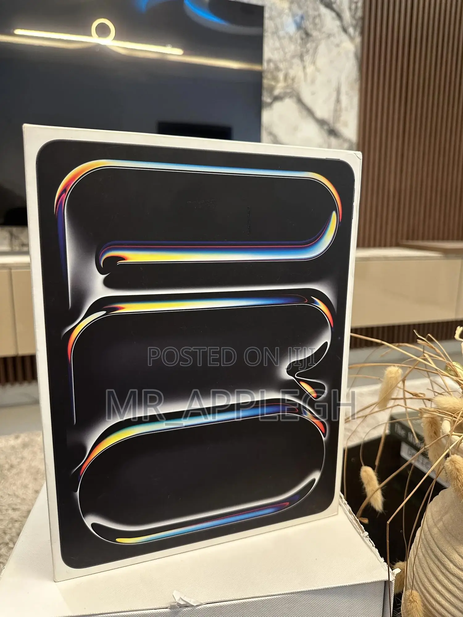 New Apple iPad Pro 13 (2025) 256 GB Black