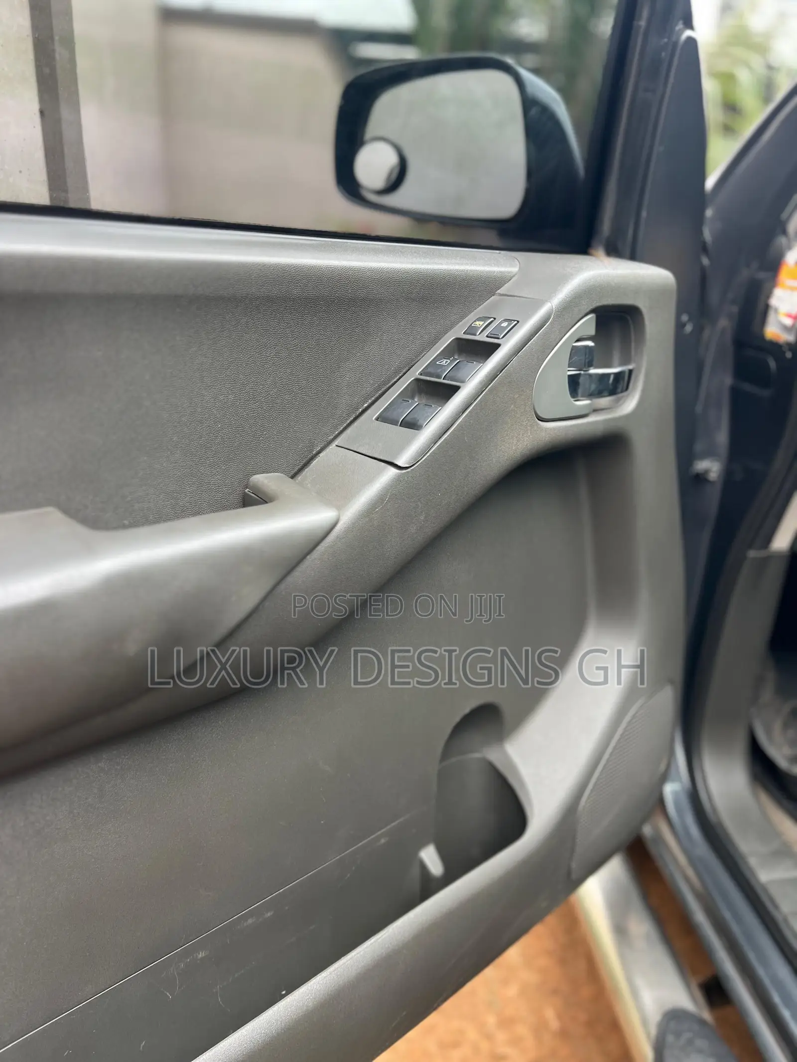 Nissan Frontier 2014 Black