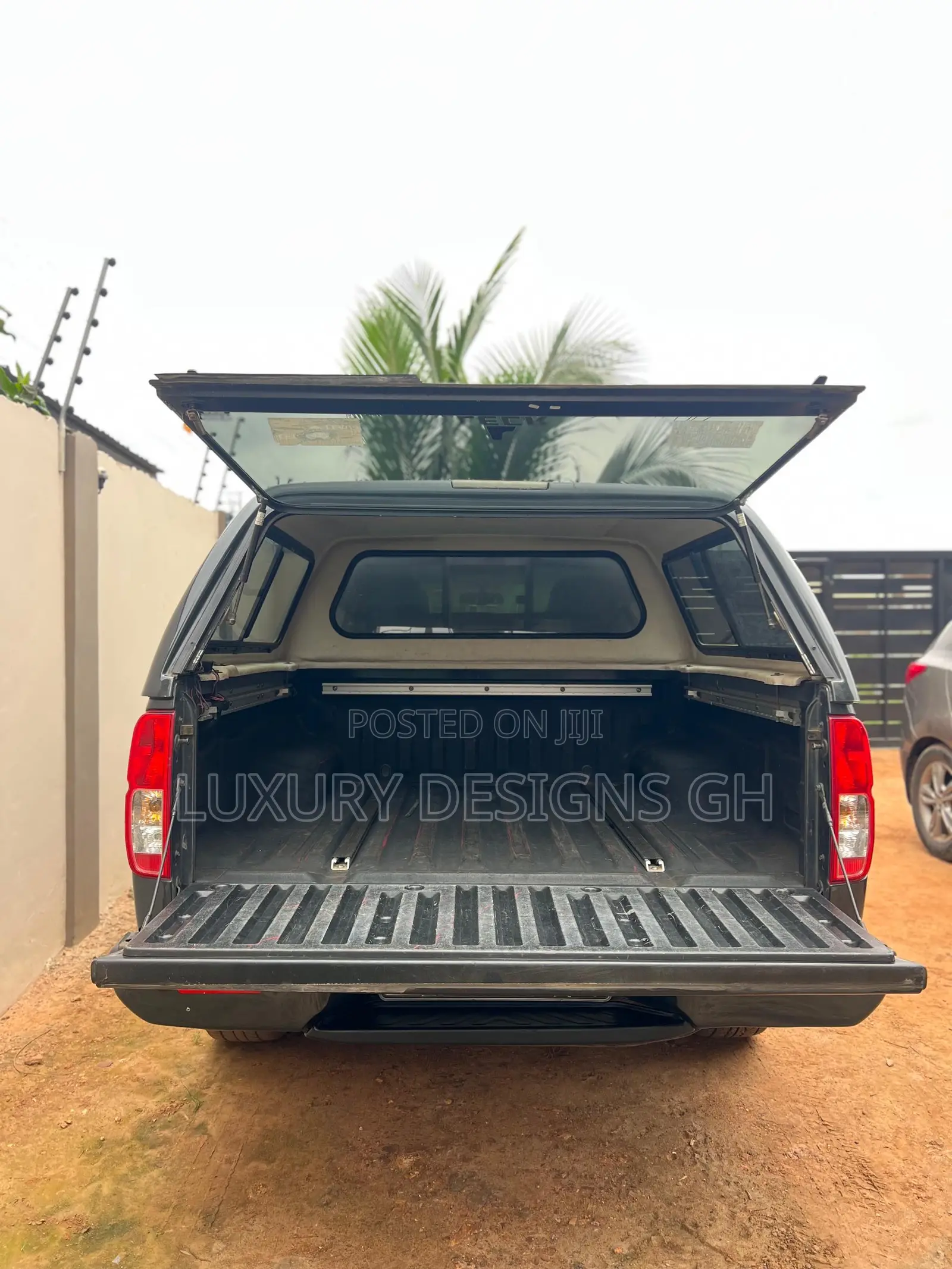 Nissan Frontier 2014 Black