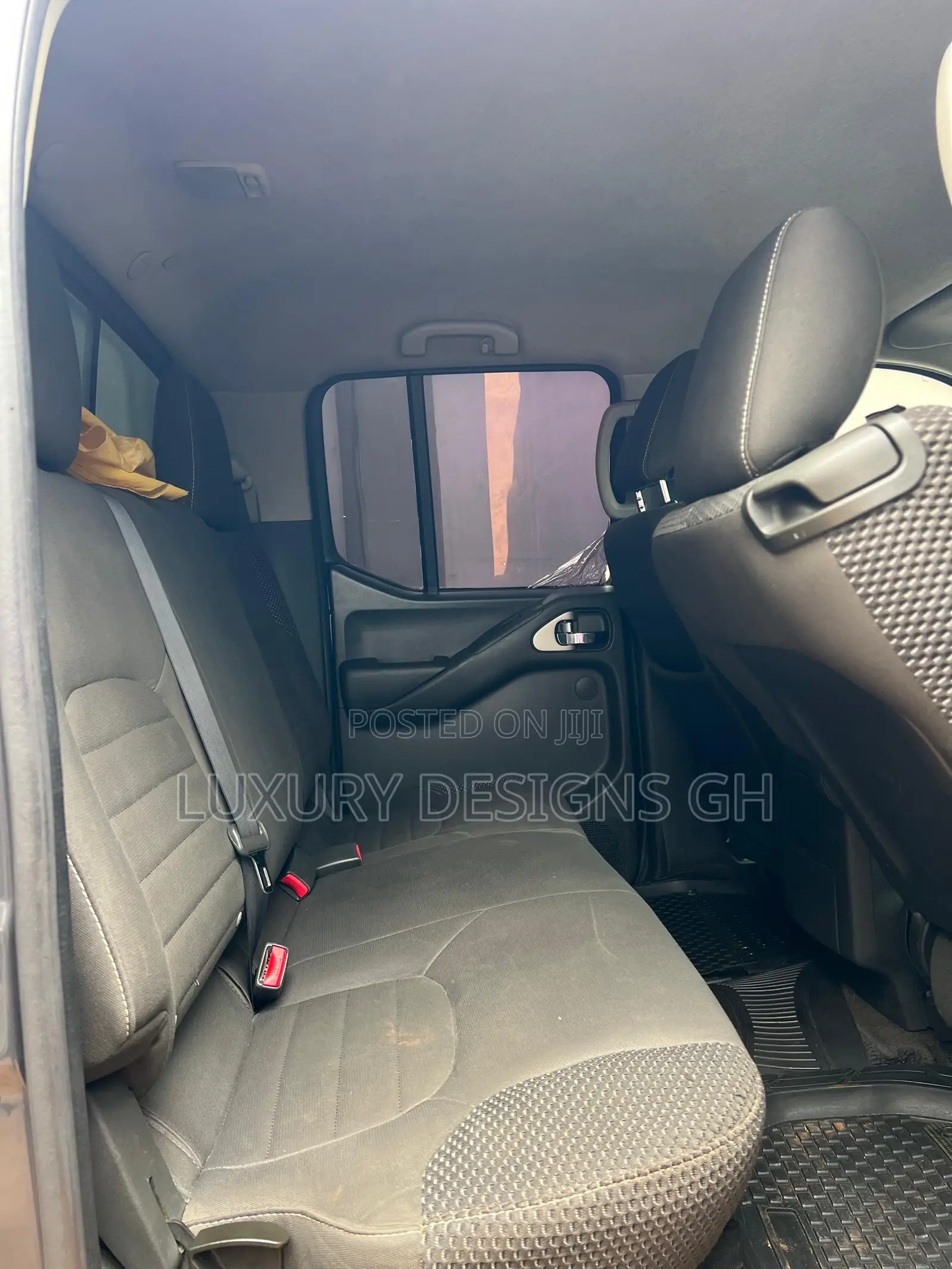 Nissan Frontier 2014 Black