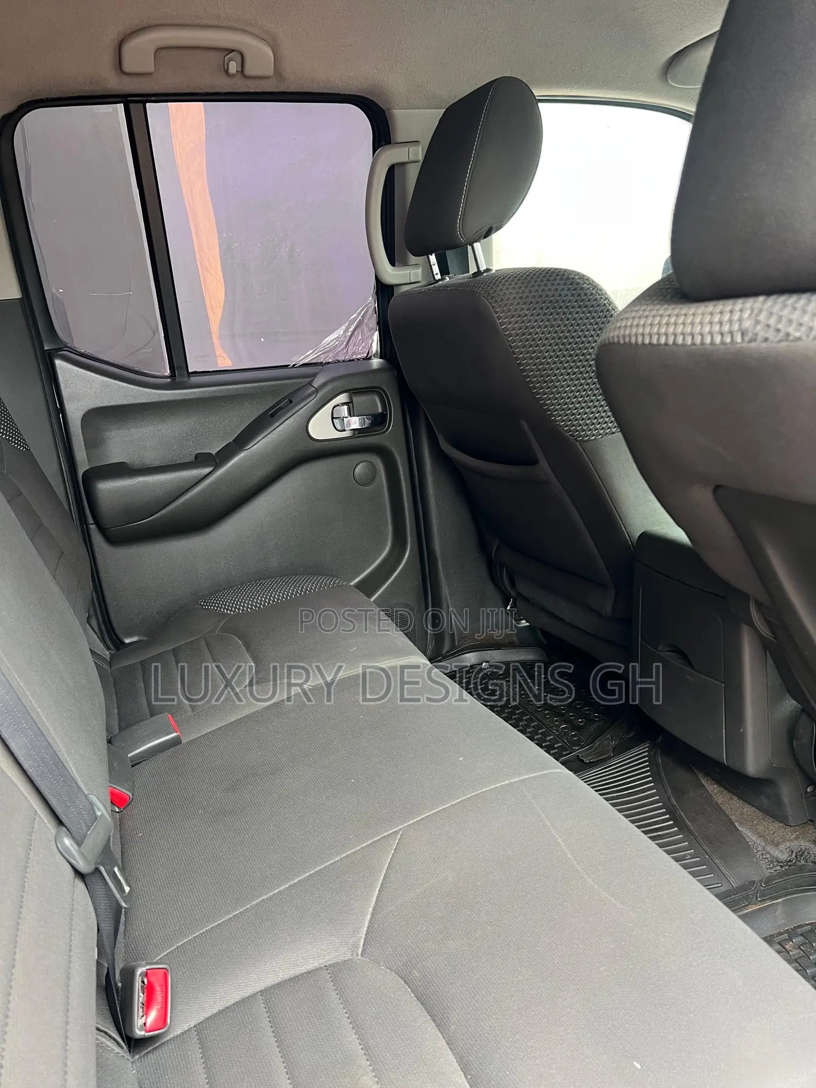 Nissan Frontier 2014 Black
