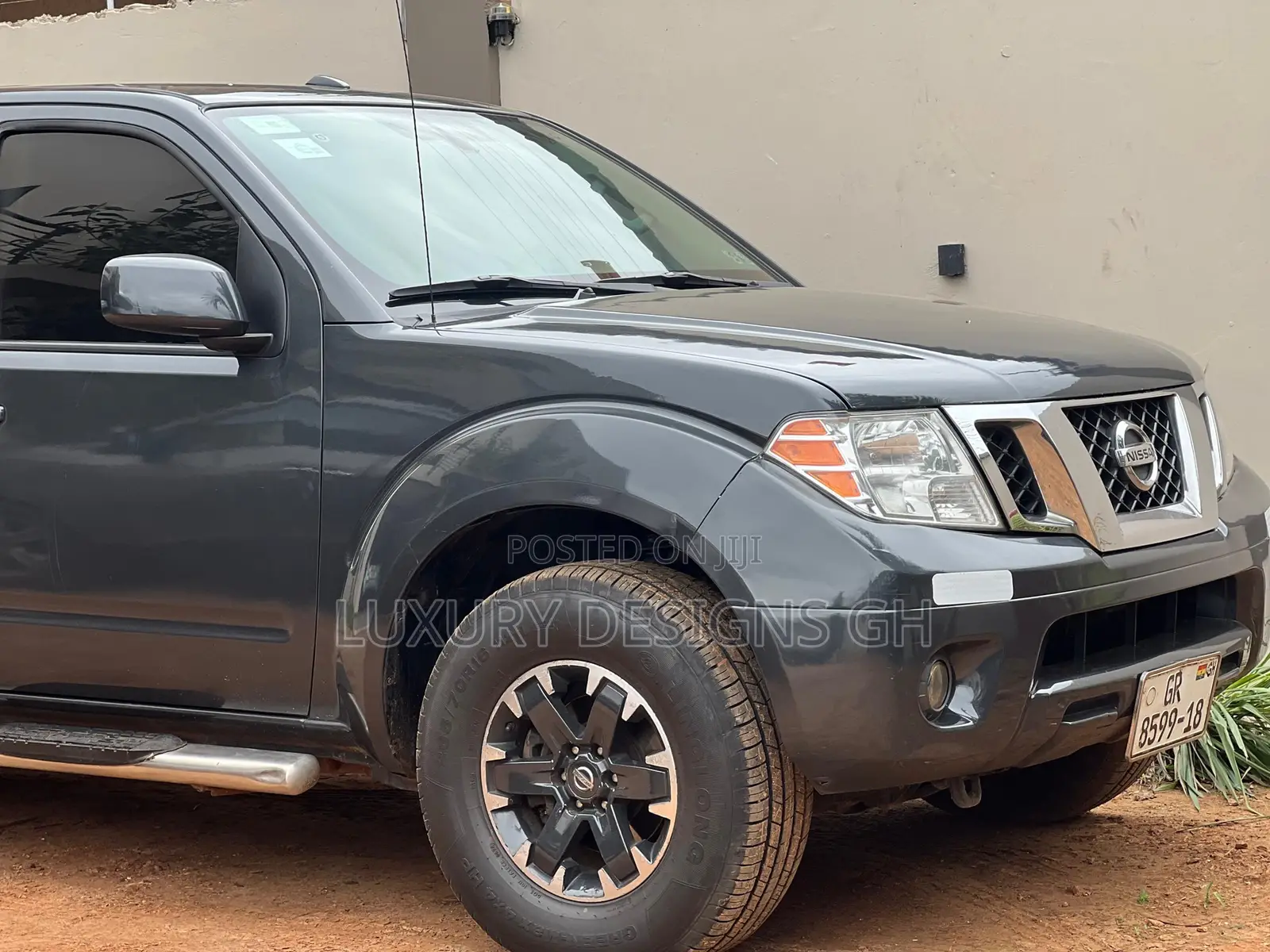 Nissan Frontier 2014 Black