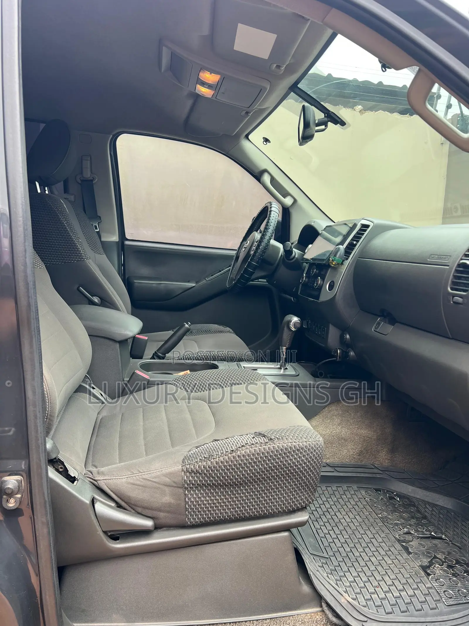 Nissan Frontier 2014 Black