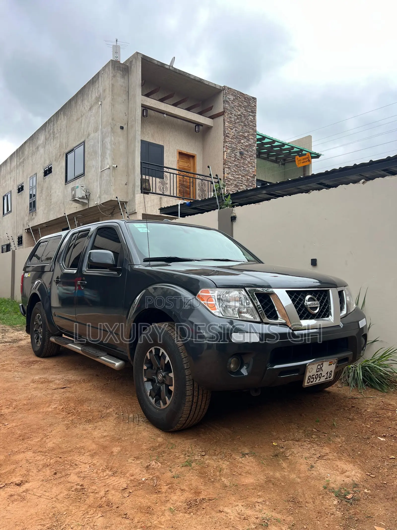 Nissan Frontier 2014 Black
