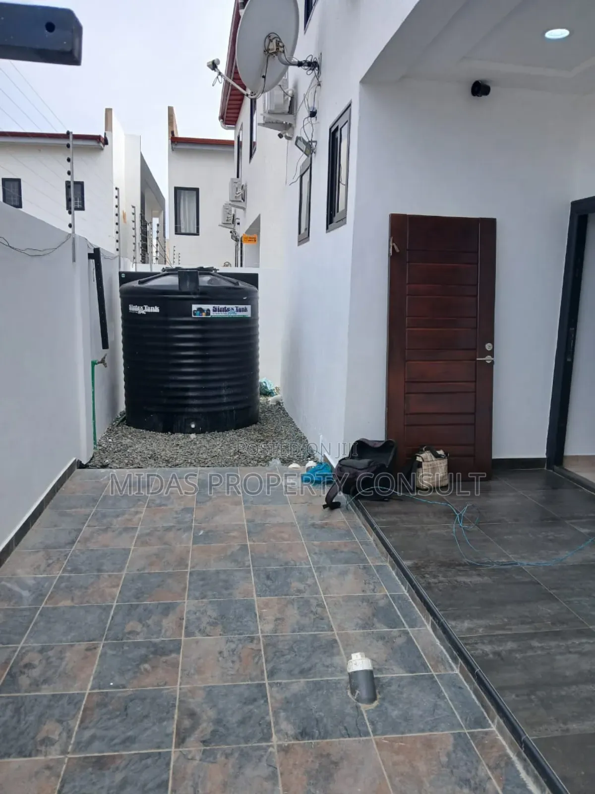 4bdrm House in East Airport, Manet Junction for sale