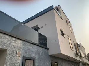 5bdrm House in Adjiringanor, Adjiriganor for sale