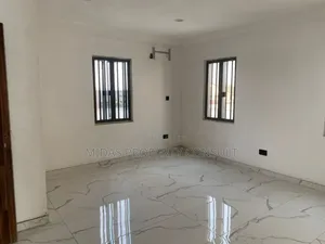 5bdrm House in Adjiringanor, Adjiriganor for sale