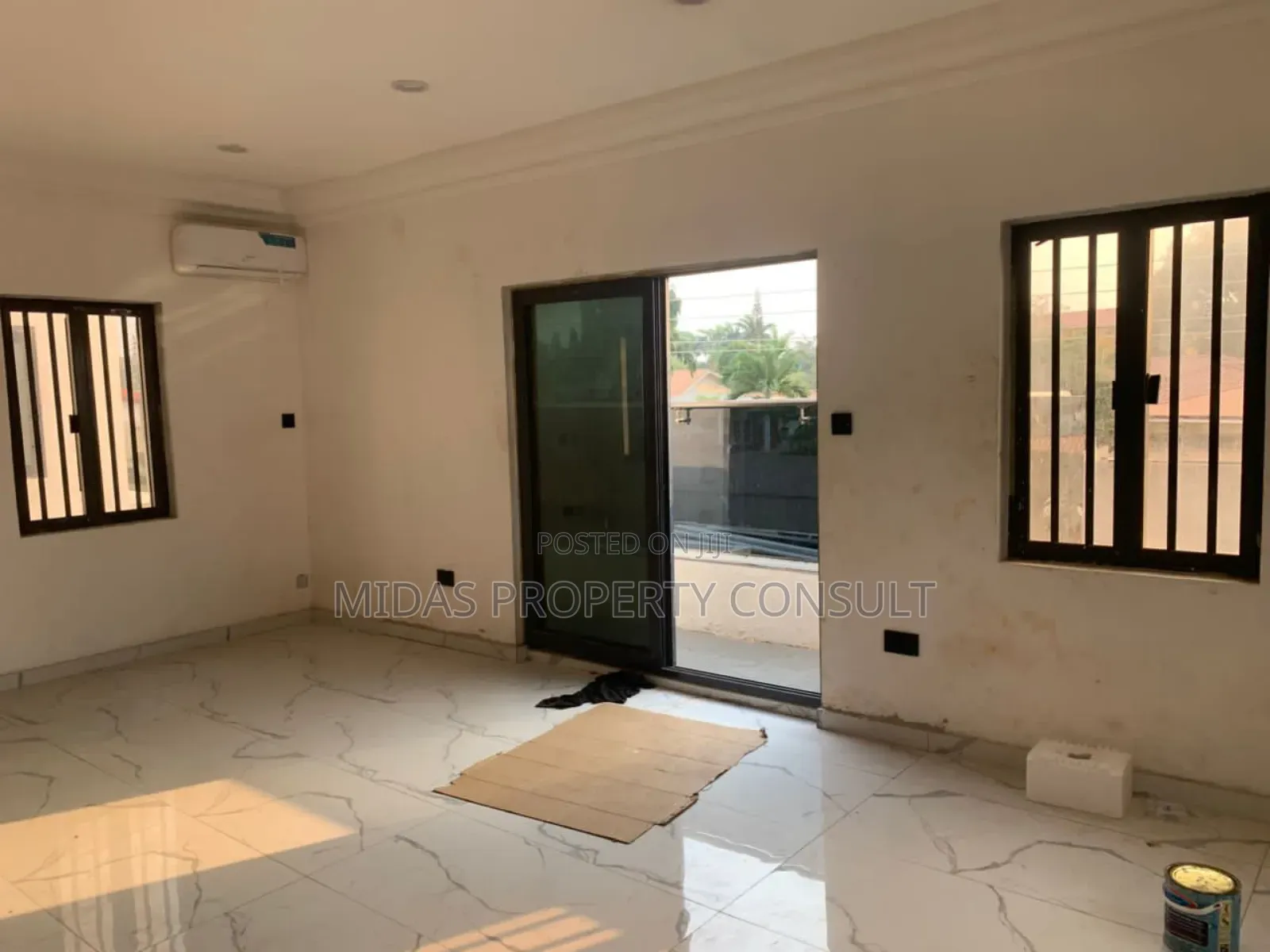 5bdrm House in Adjiringanor, Adjiriganor for sale