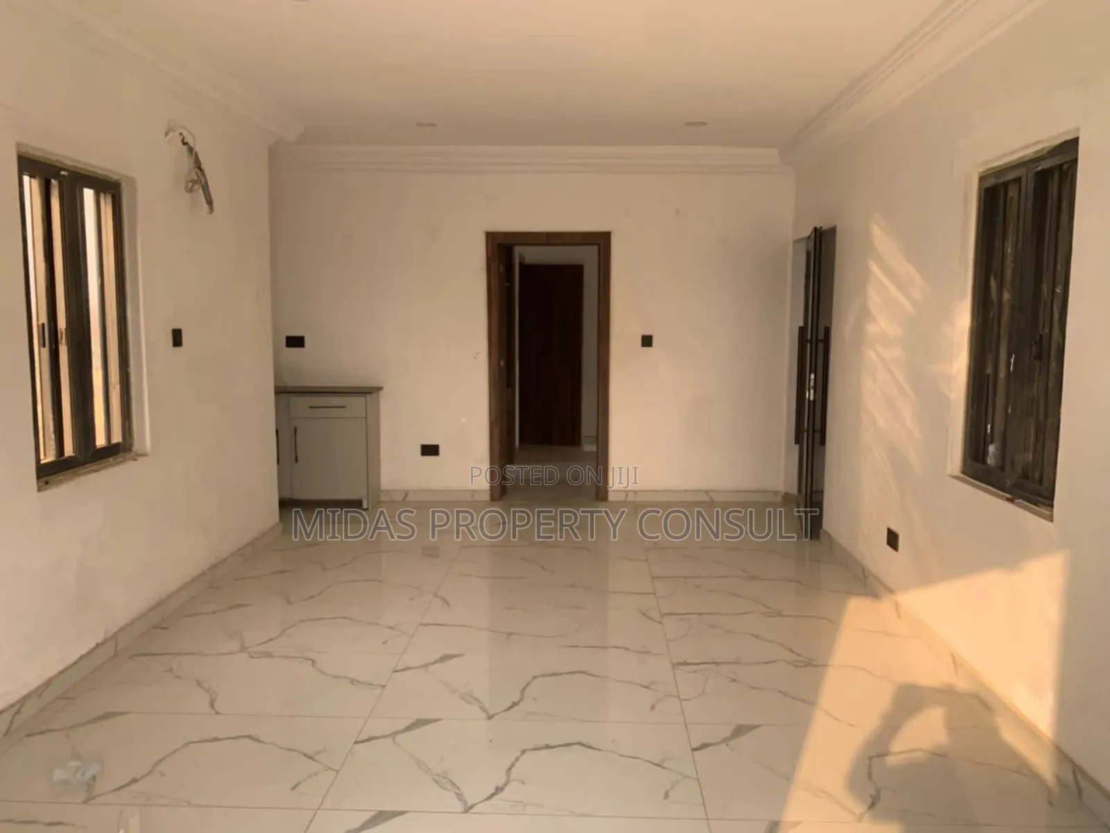 5bdrm House in Adjiringanor, Adjiriganor for sale