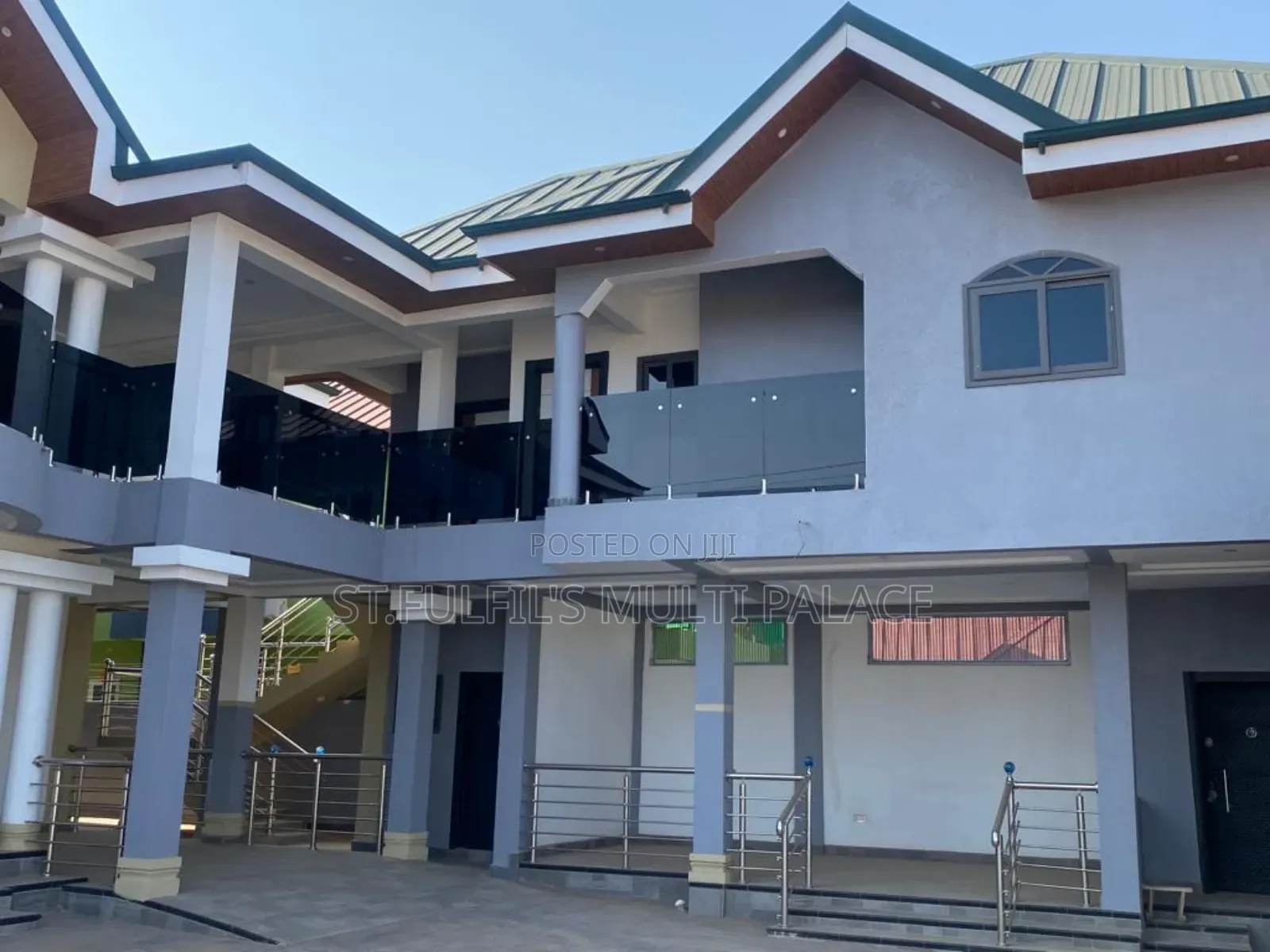 5bdrm House in Hatso, Haatso for sale