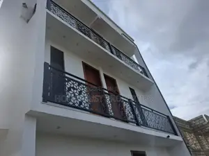 5bdrm Duplex in Hometrust Properties, East Legon for sale