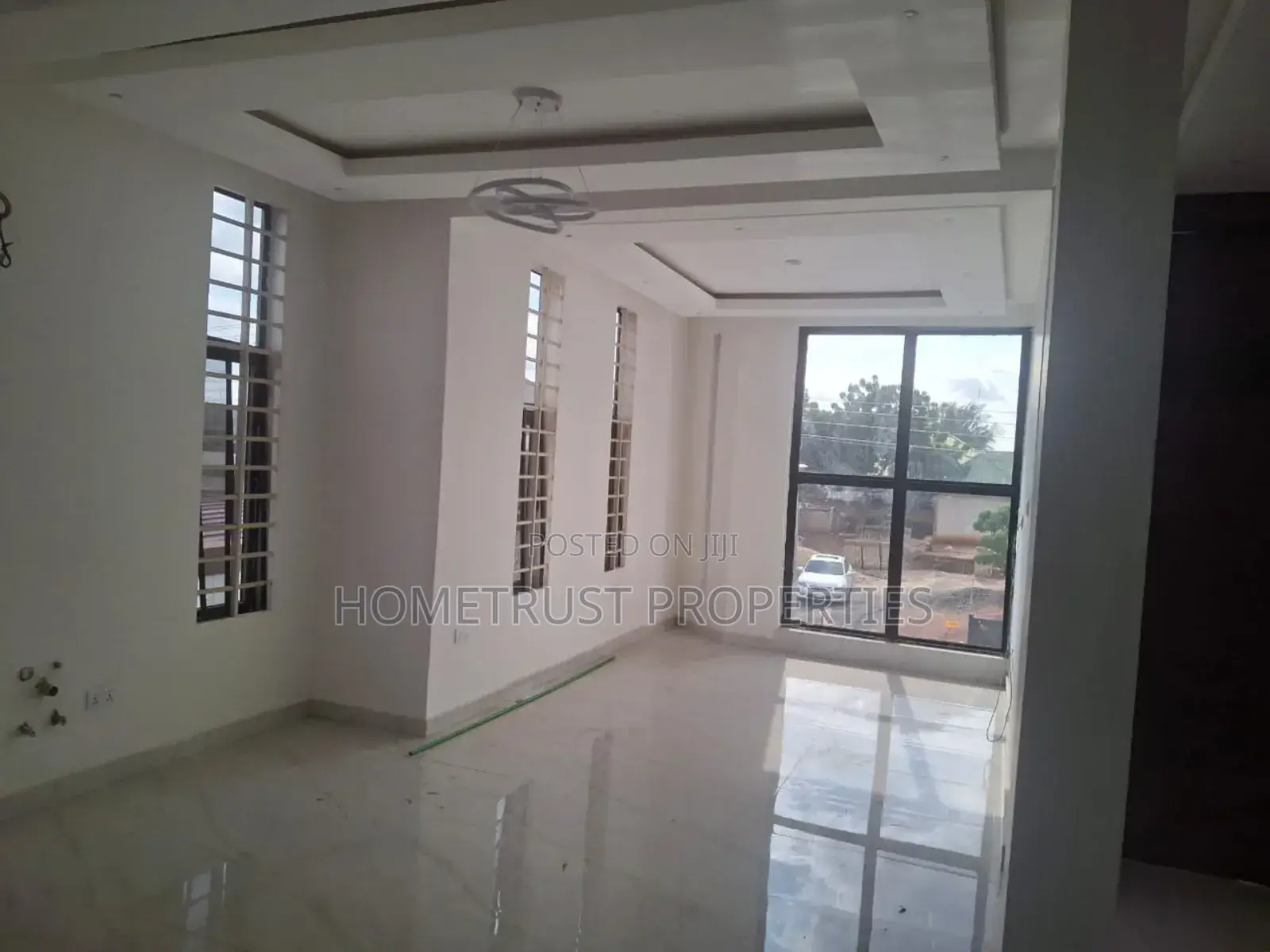 5bdrm Duplex in Hometrust Properties, East Legon for sale