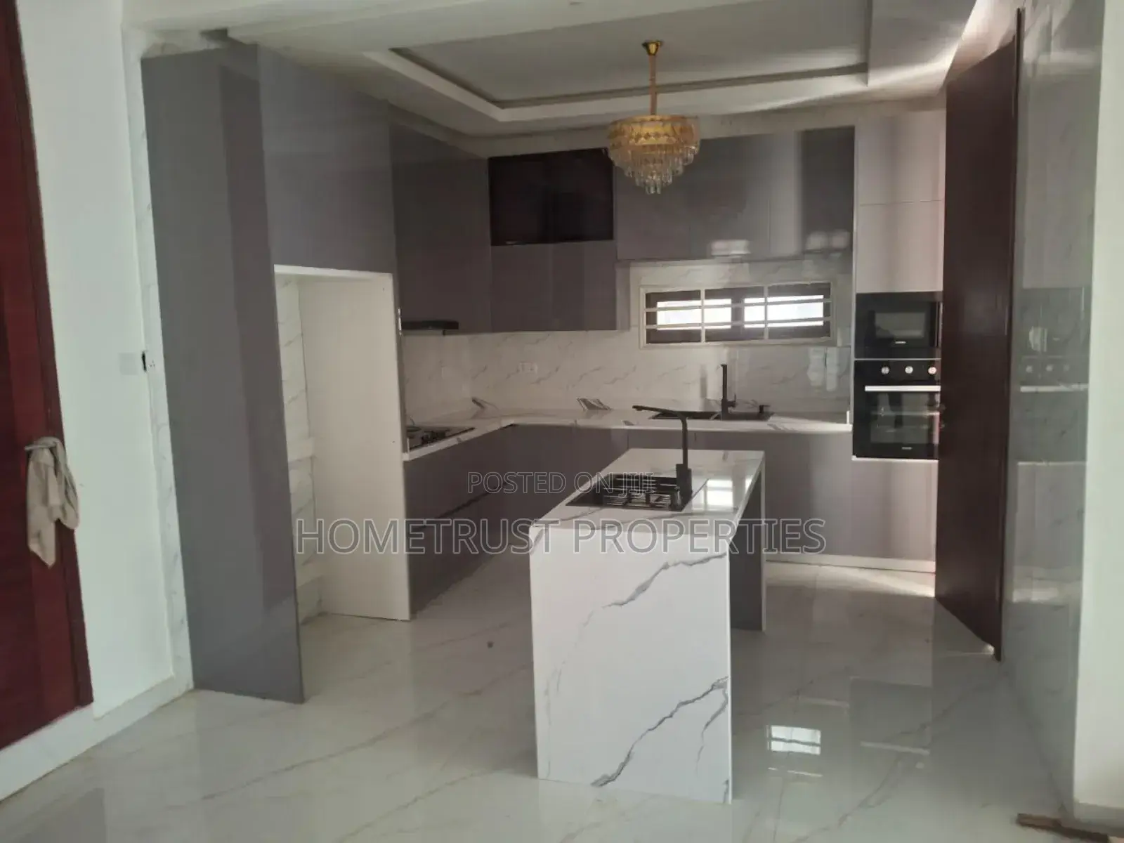 5bdrm Duplex in Hometrust Properties, East Legon for sale