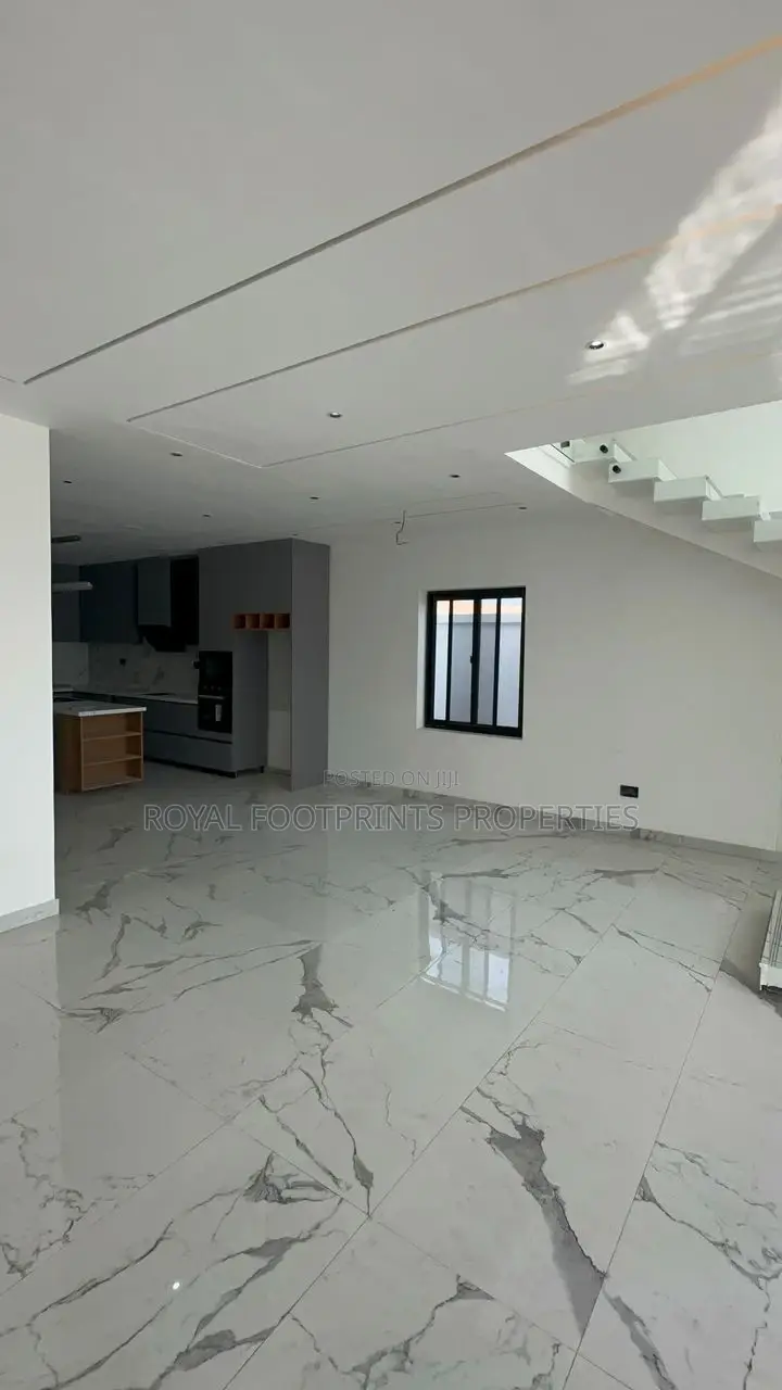 4bdrm House in Luxelooks Properties, Ashaley Botwe for sale