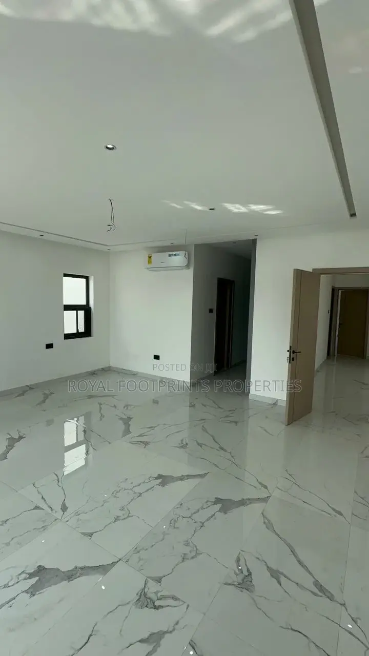 4bdrm House in Luxelooks Properties, Ashaley Botwe for sale