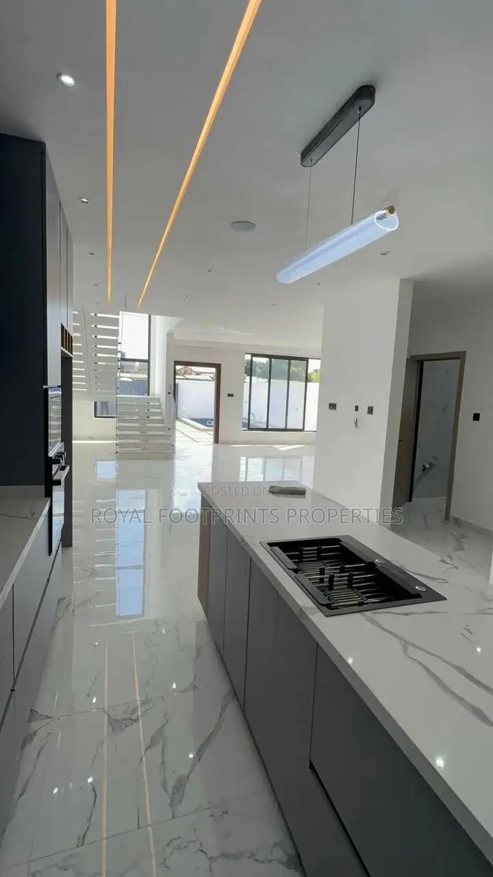 4bdrm House in Luxelooks Properties, Ashaley Botwe for sale