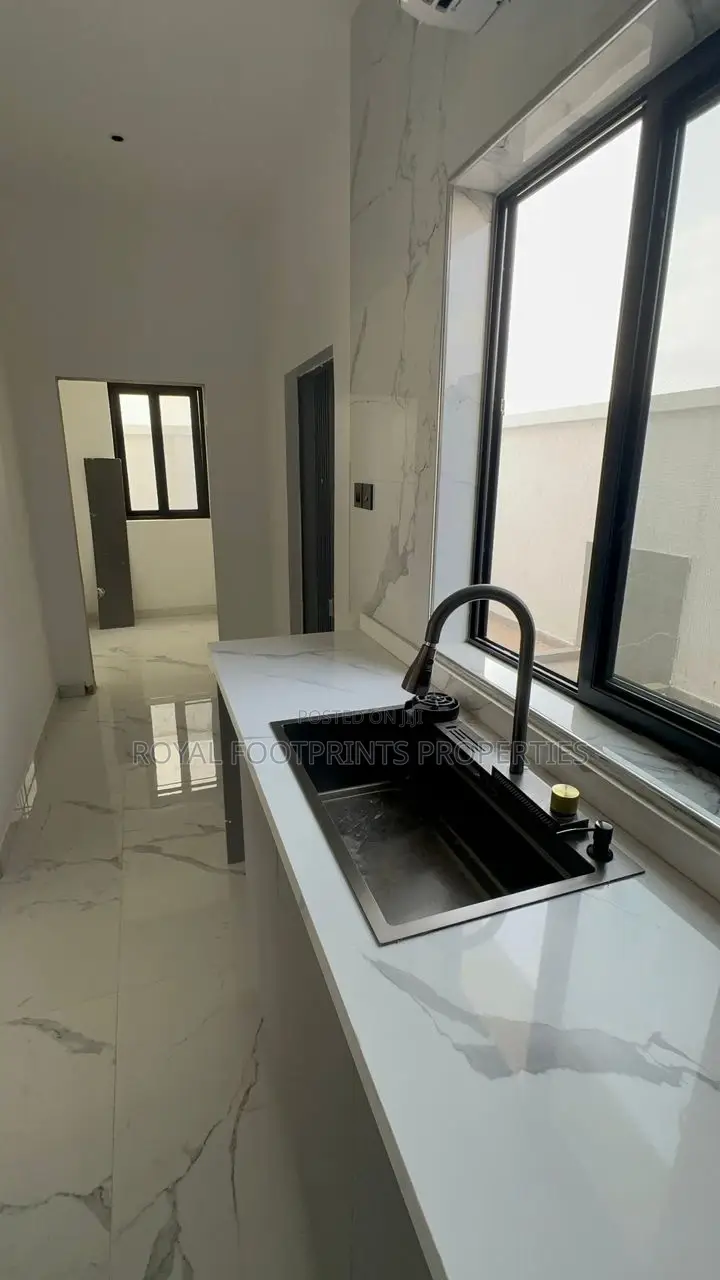 4bdrm House in Luxelooks Properties, Ashaley Botwe for sale