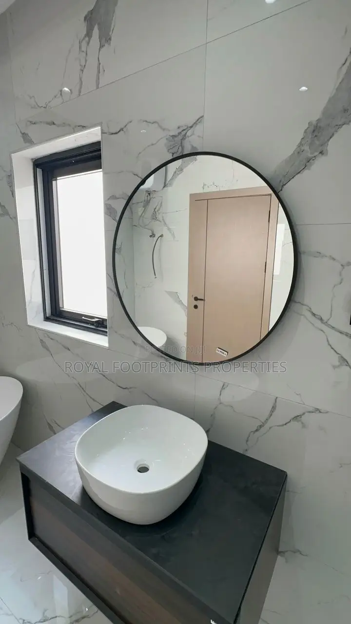 4bdrm House in Luxelooks Properties, Ashaley Botwe for sale