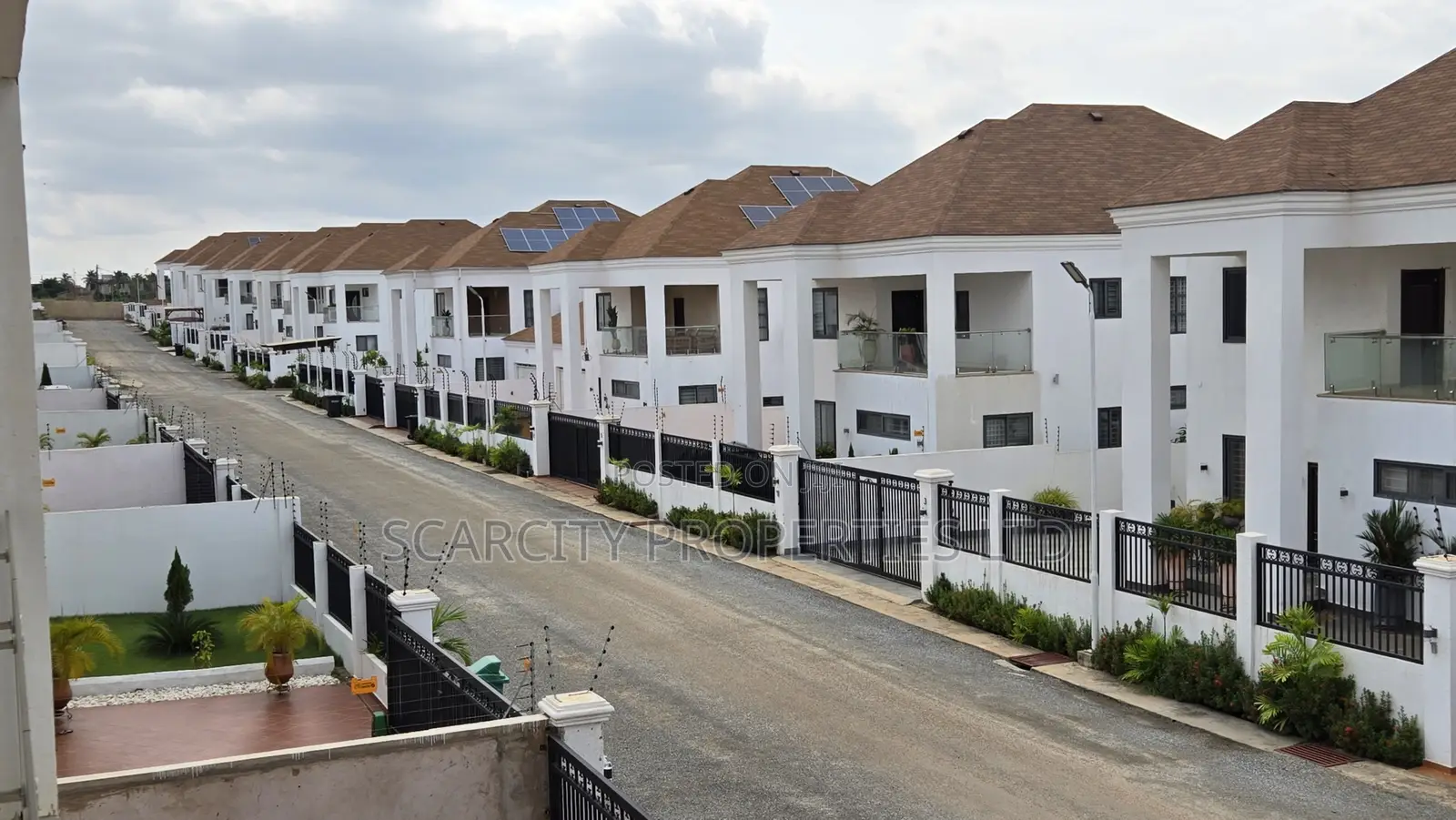 4bdrm House in Adenta for sale