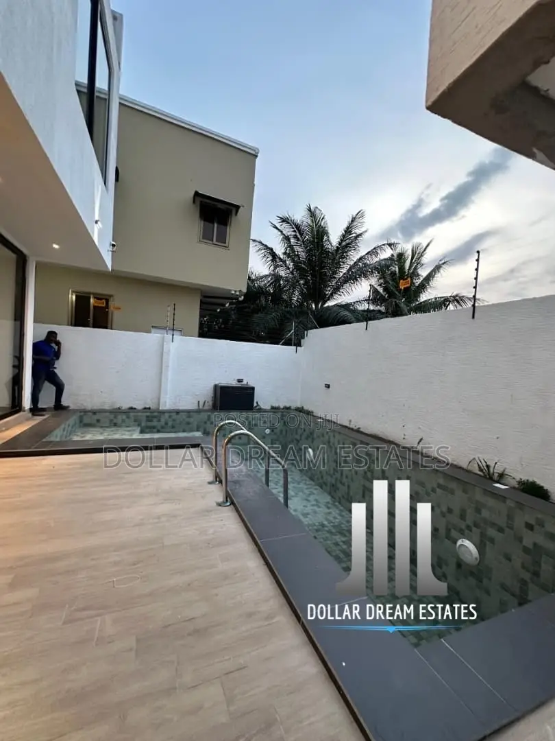4bdrm House in Ashaley Botwe for sale