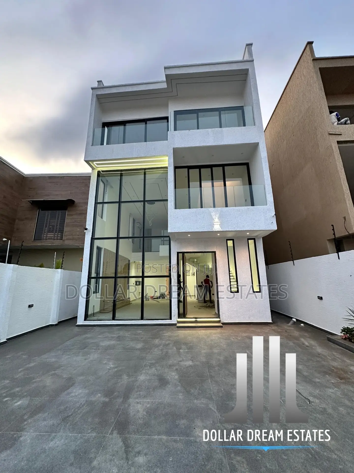 4bdrm House in Ashaley Botwe for sale