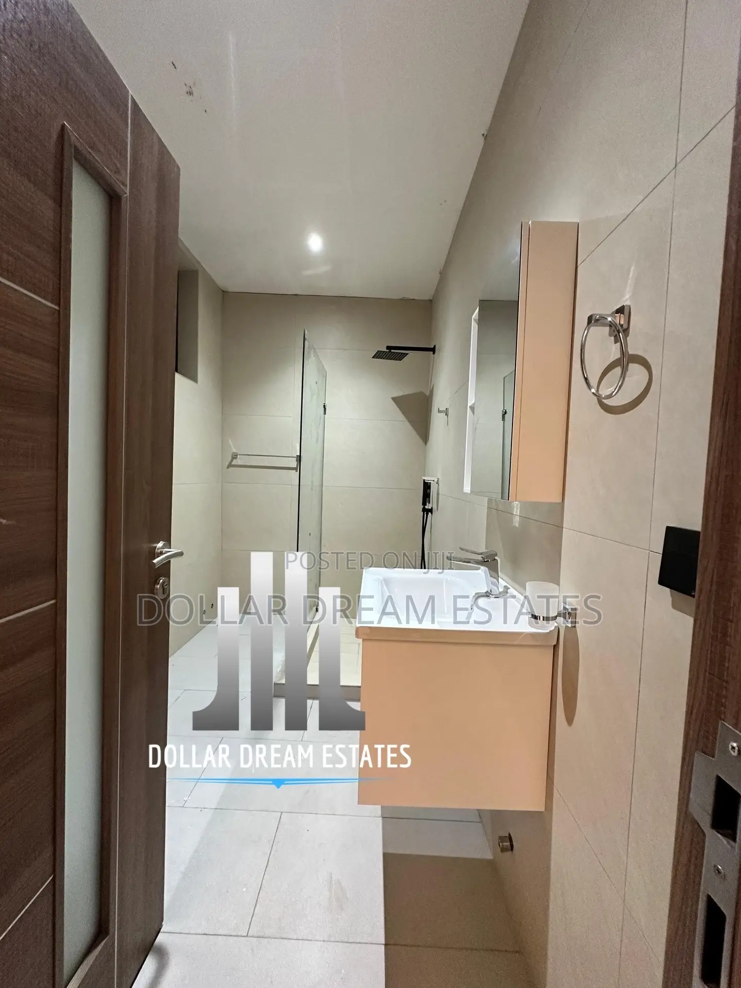 4bdrm House in Ashaley Botwe for sale