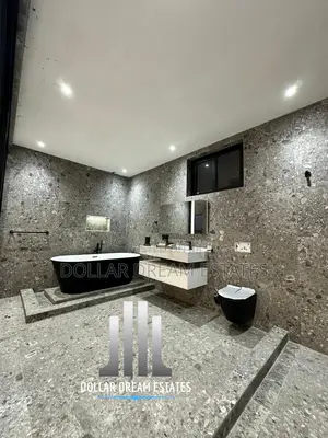 4bdrm House in Ashaley Botwe for sale