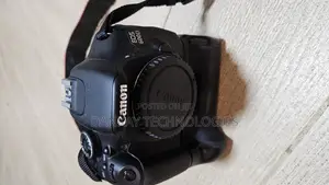 Canon Eos 600d 18mp Cmos Digital Slr Camera With Ef-s 18-55mm Lens