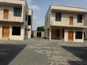3bdrm Townhouse/Terrace in Ashaley Botwe, School Junction for sale