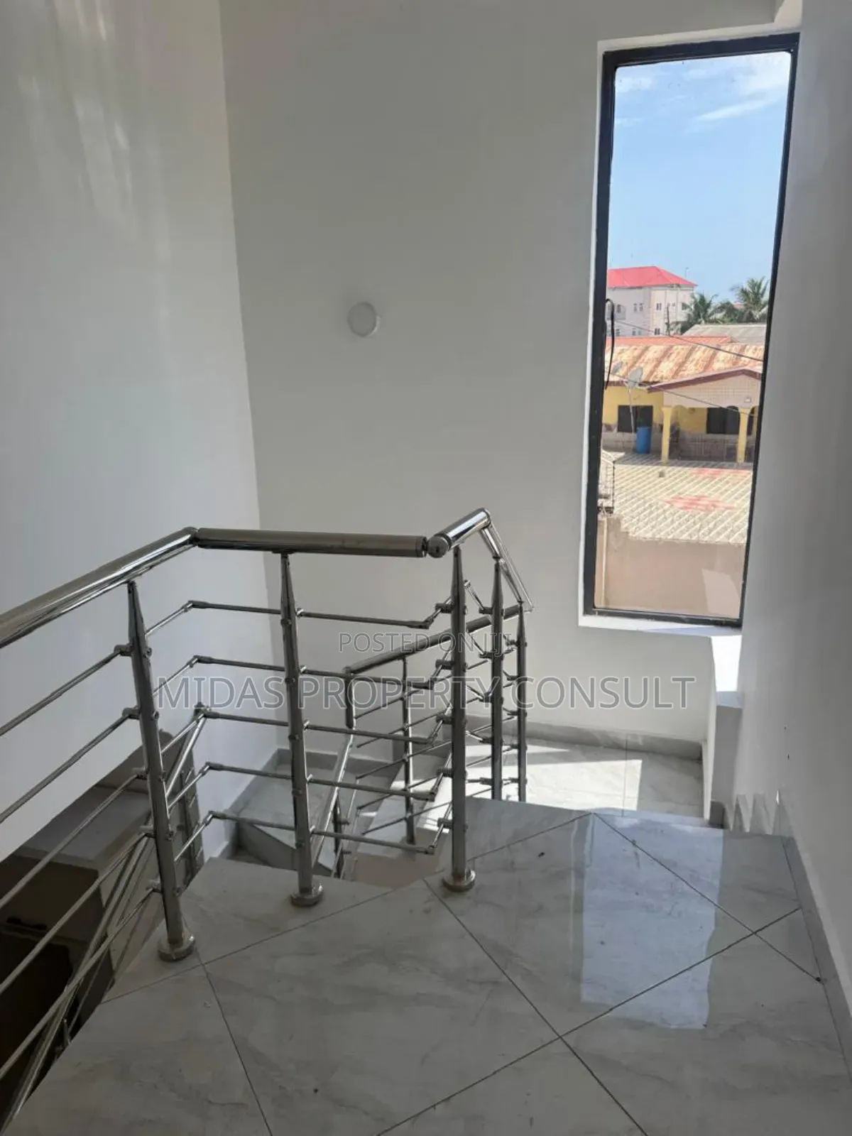 3bdrm Townhouse/Terrace in Ashaley Botwe, School Junction for sale