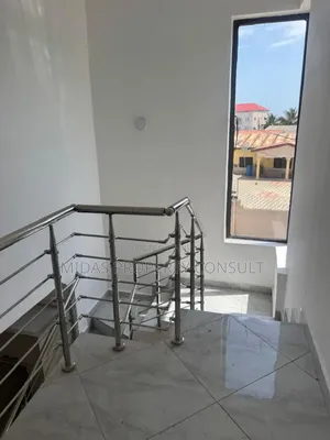 3bdrm Townhouse/Terrace in Ashaley Botwe, School Junction for sale