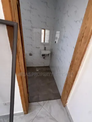 3bdrm Townhouse/Terrace in Ashaley Botwe, School Junction for sale