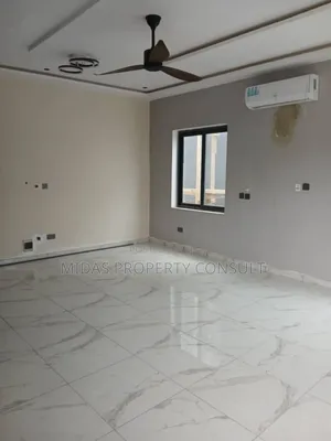 3bdrm Townhouse/Terrace in Ashaley Botwe, School Junction for sale