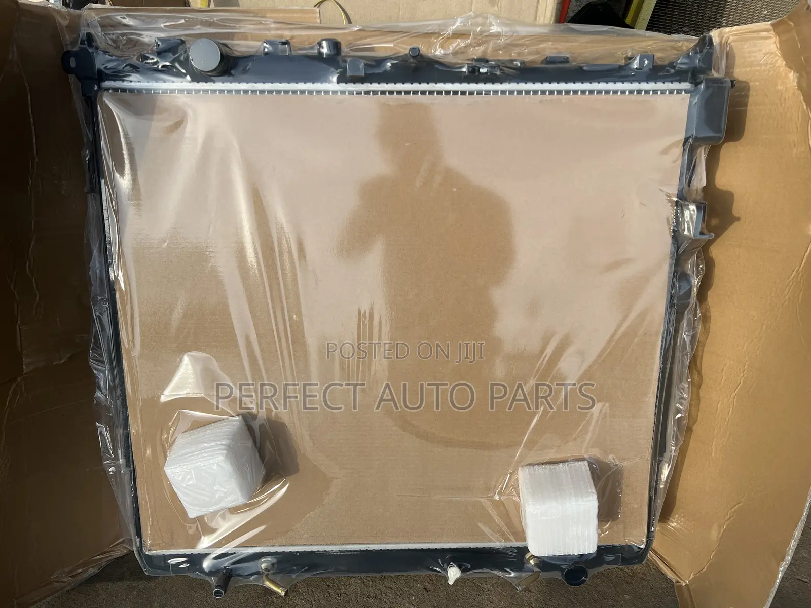 Toyota Tundra 2022, 2023, 2024 ,2025 Radiator / Water Tank