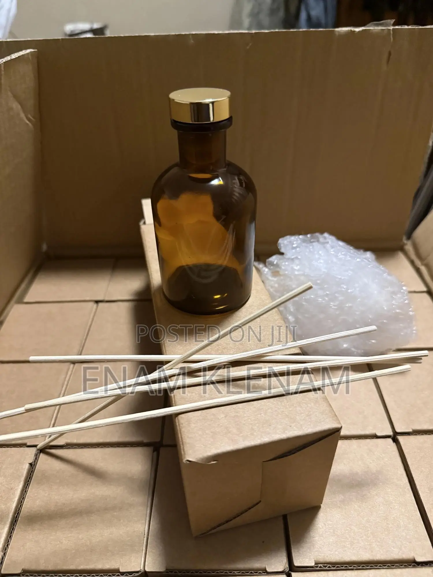 125ml and 250ml Empty Reed Diffuser Bottles With Sticks Box