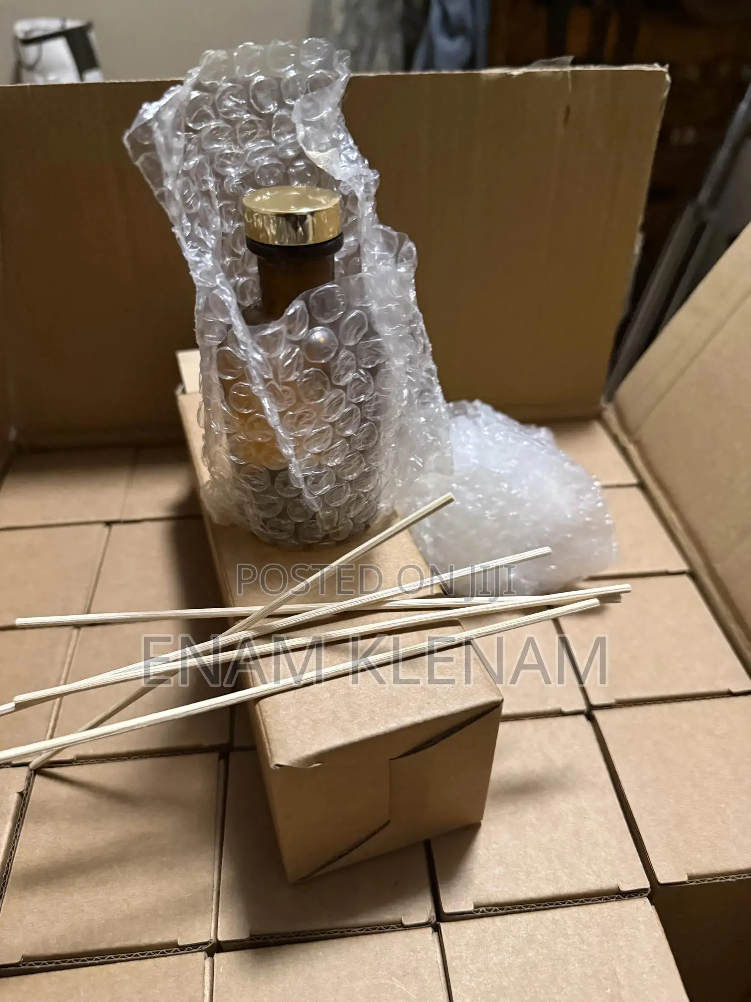 125ml and 250ml Empty Reed Diffuser Bottles With Sticks Box