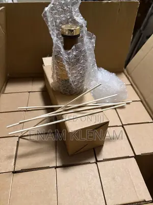 125ml and 250ml Empty Reed Diffuser Bottles With Sticks Box