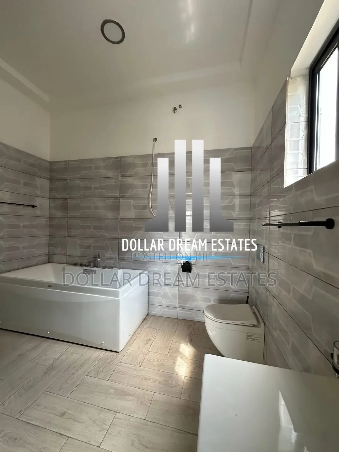 4bdrm House in East Legon for sale