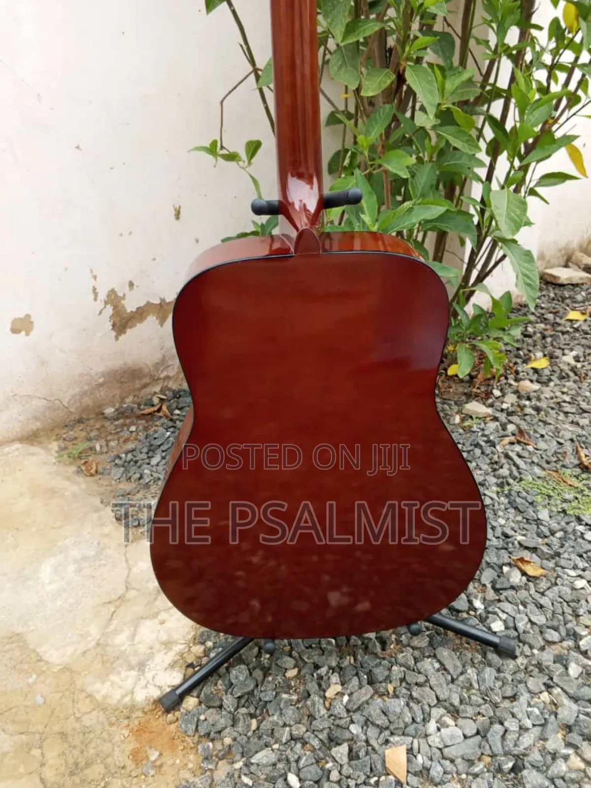 Yamaha F310 Original Acoustic Guitar With a Hard Case