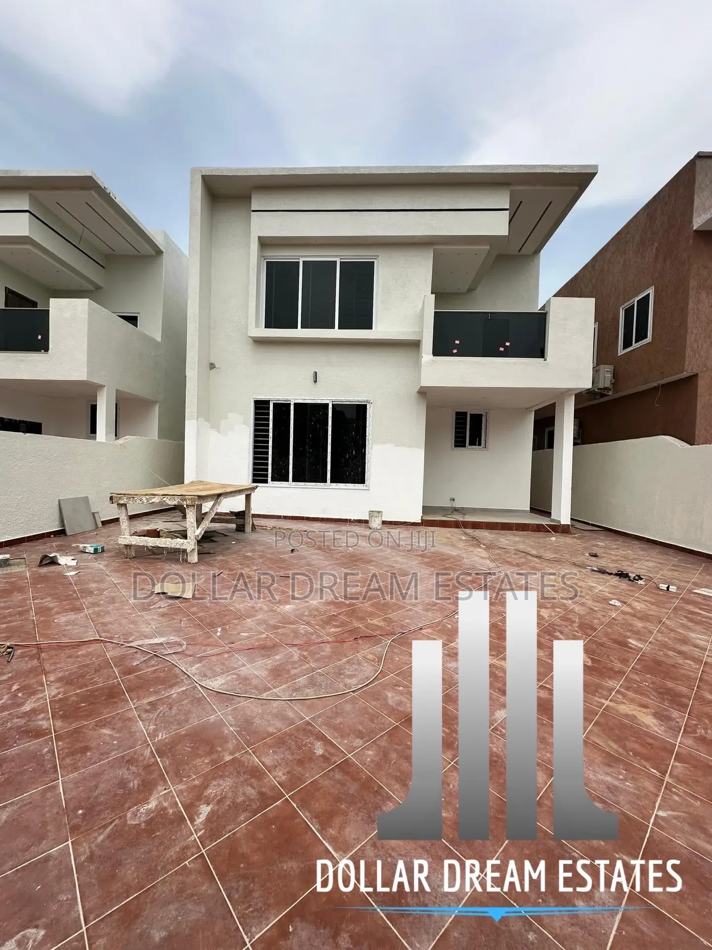 4bdrm House in Lake Side Estate for sale