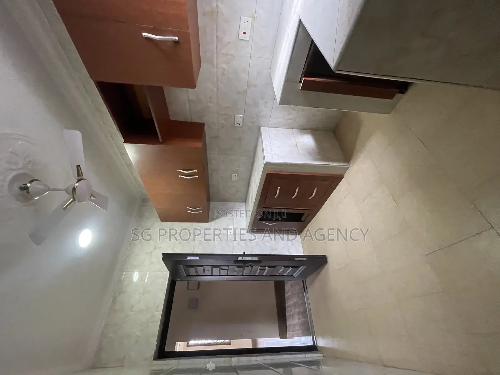 2bdrm Apartment in Lashibi, Sakumono for rent