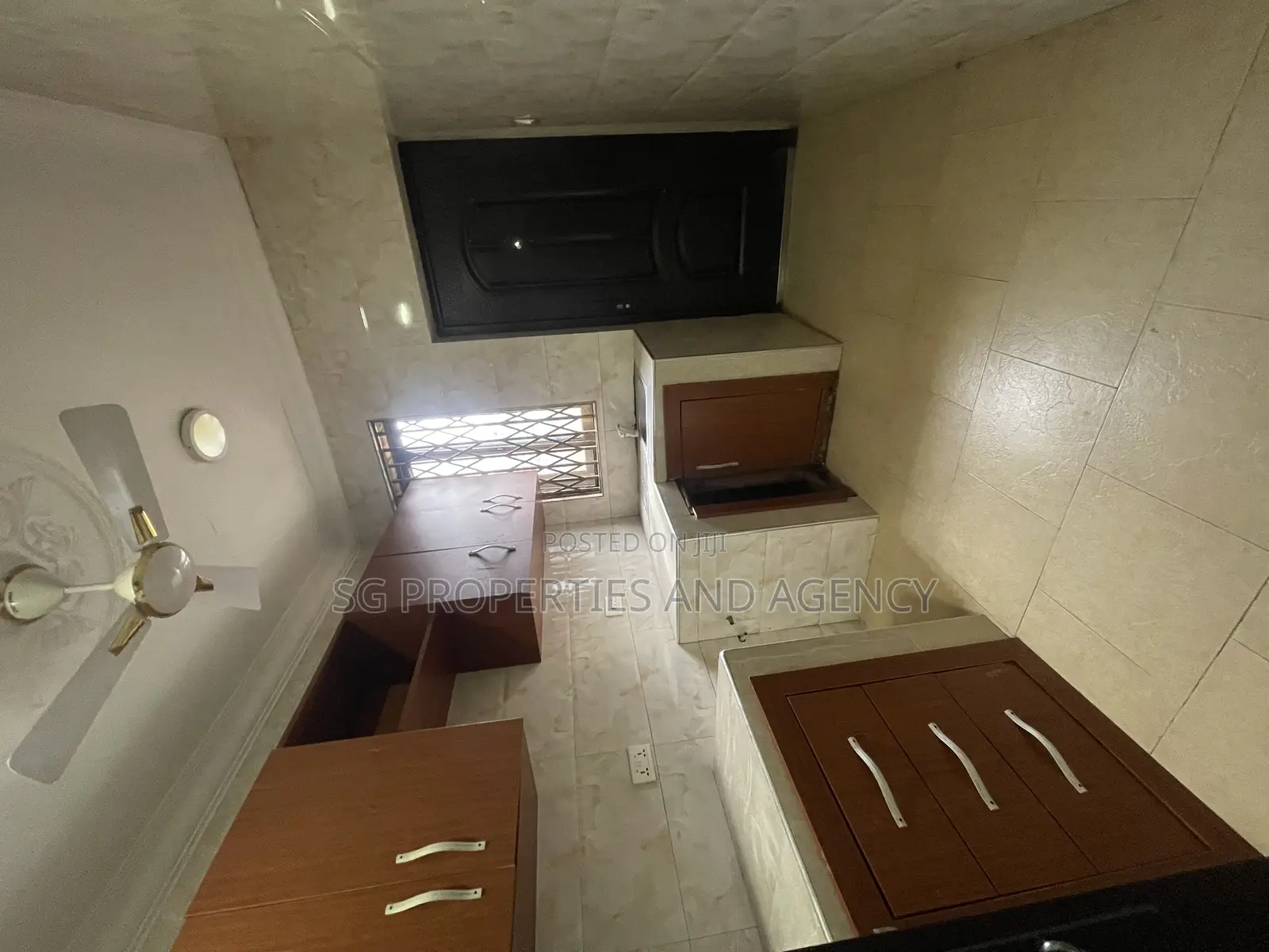 2bdrm Apartment in Lashibi, Sakumono for rent