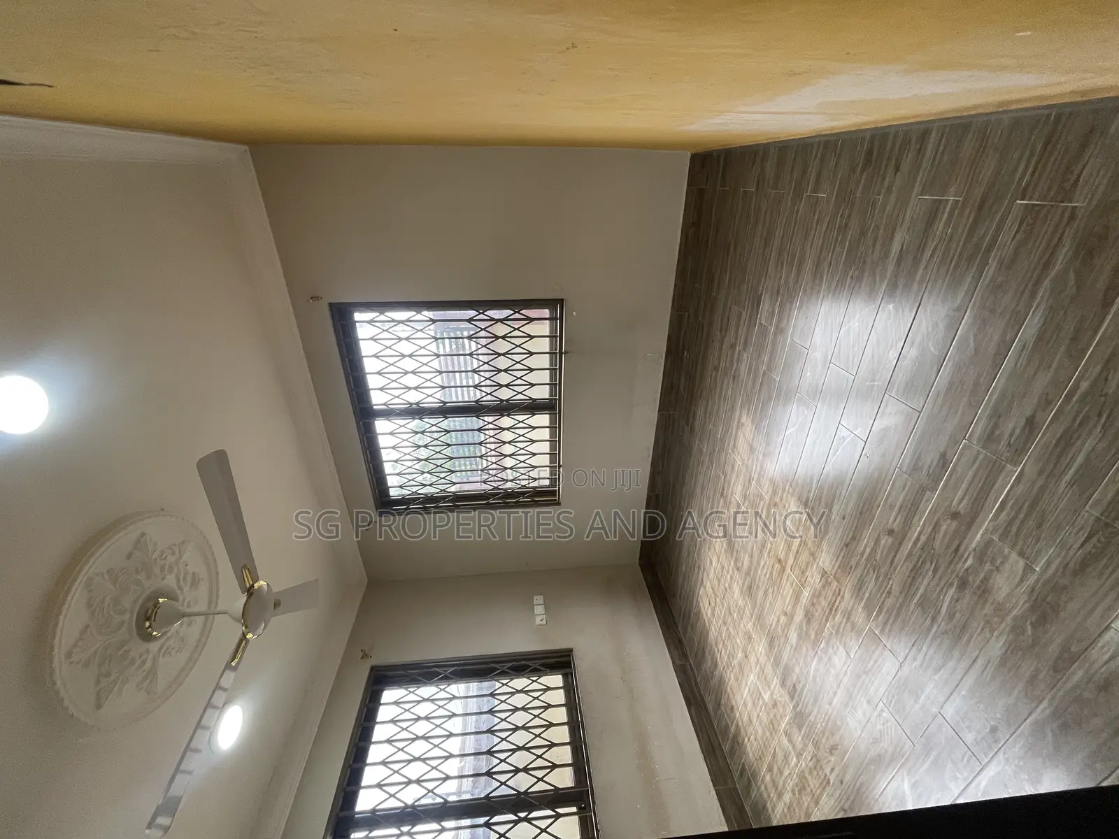 2bdrm Apartment in Lashibi, Sakumono for rent