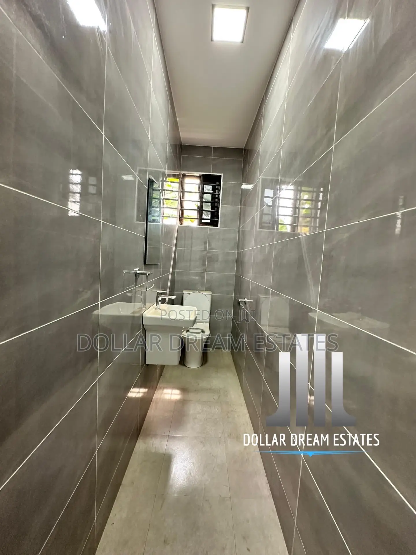 4bdrm House in Lake Side Estate for sale