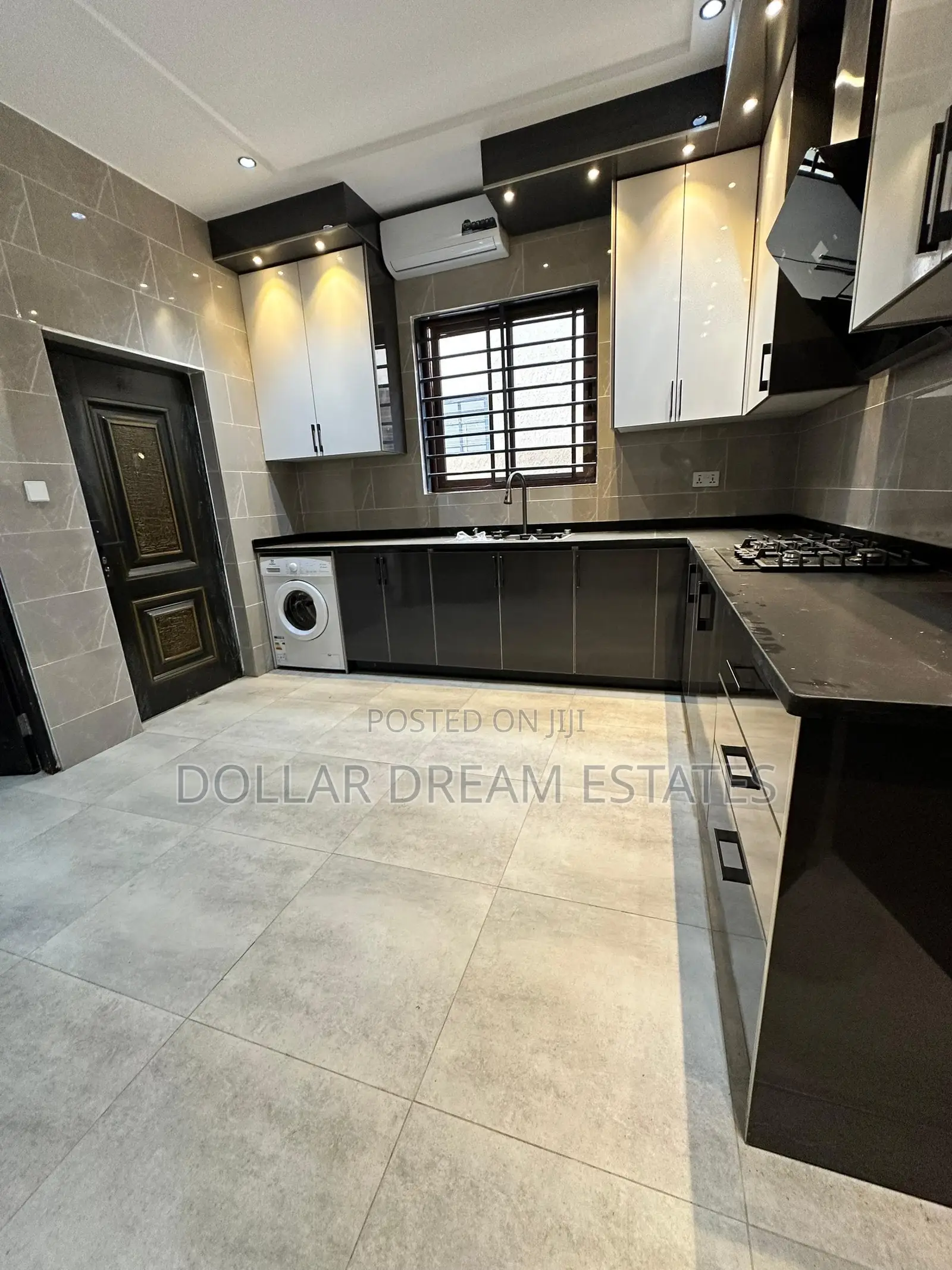 4bdrm House in Lake Side Estate for sale
