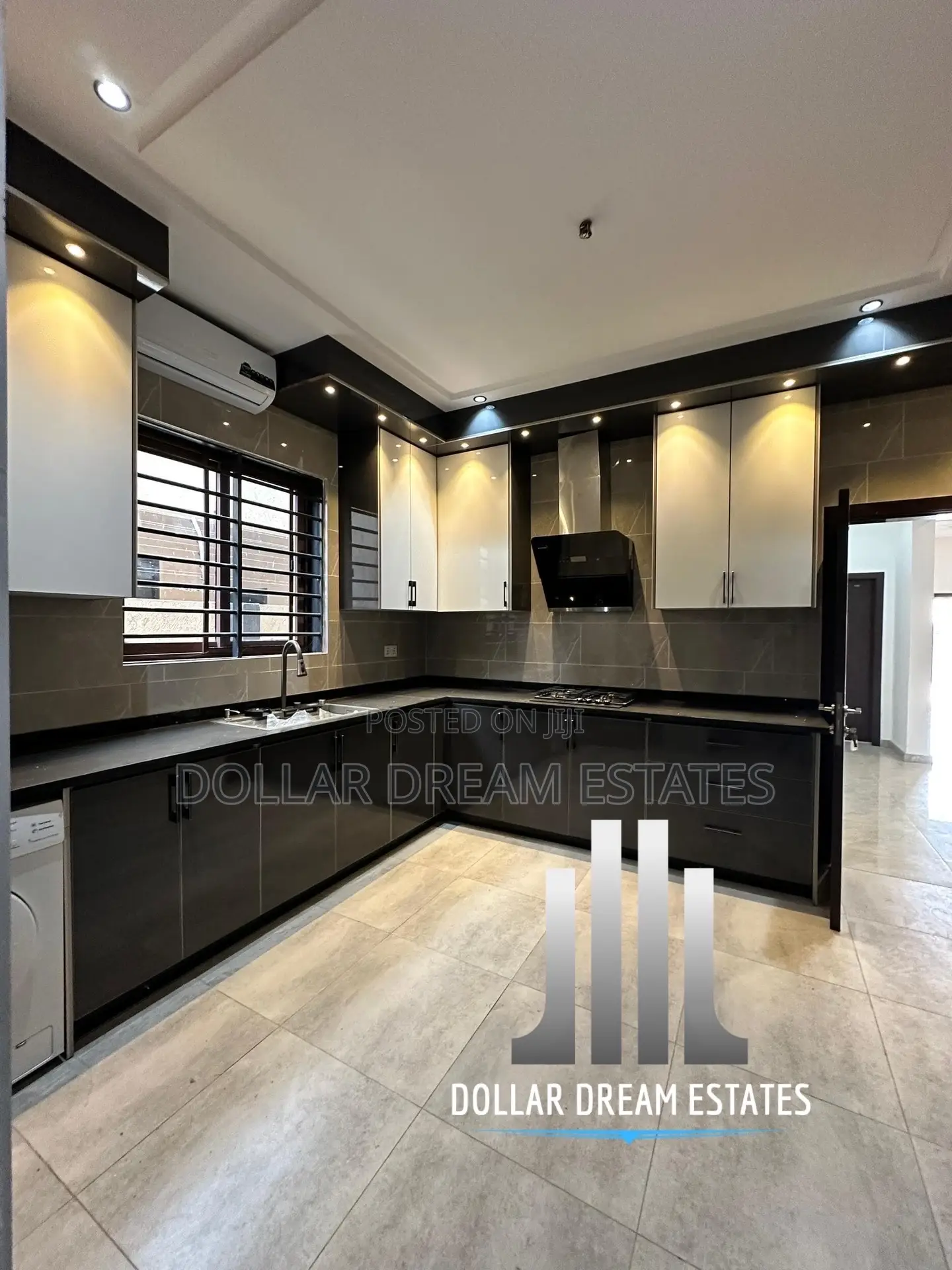 4bdrm House in Lake Side Estate for sale