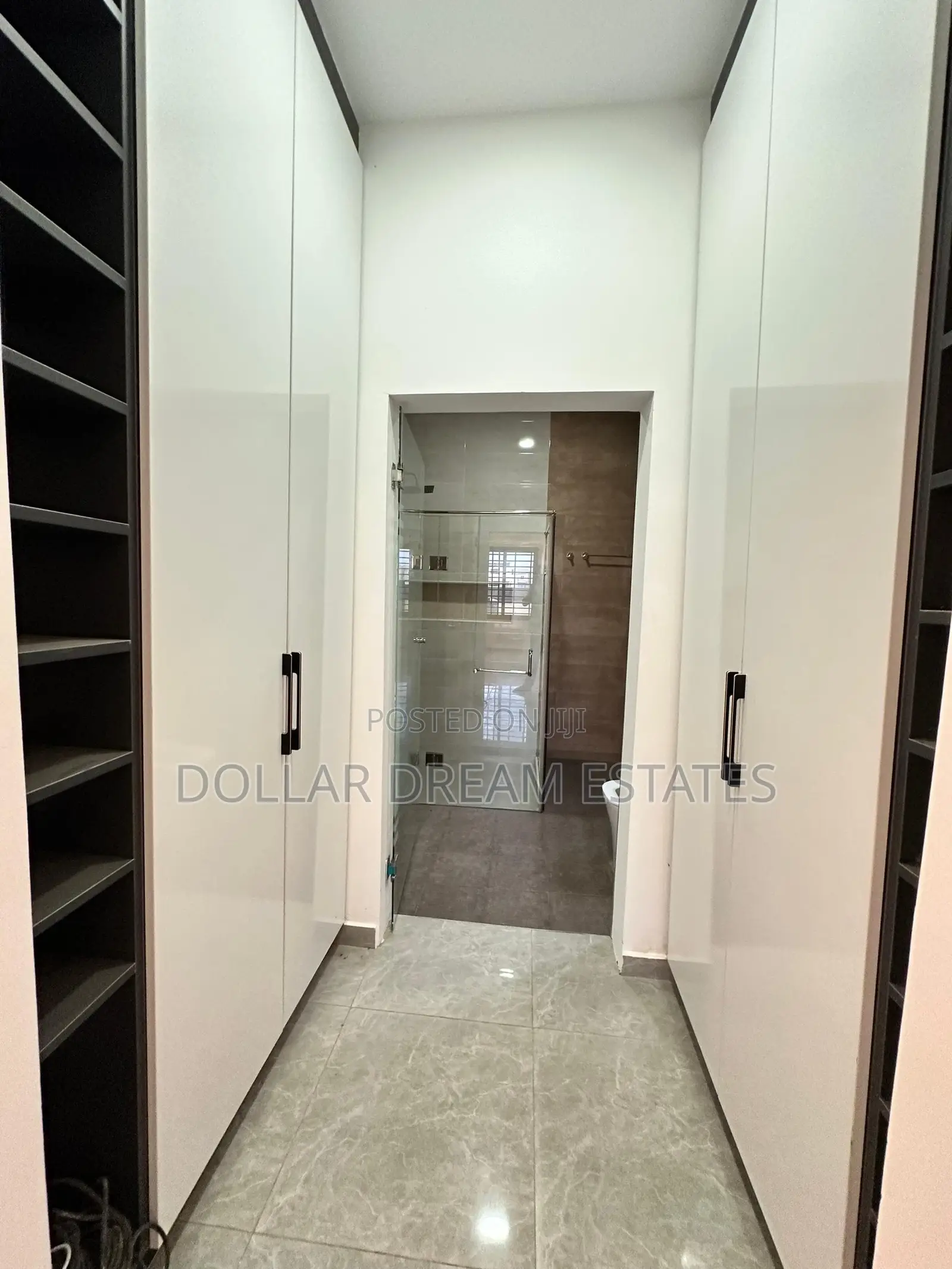 4bdrm House in Lake Side Estate for sale