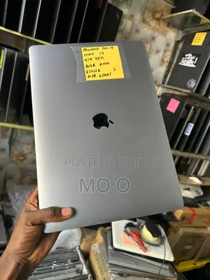 Laptop Apple MacBook Pro 2019 16GB Intel Core I9 SSD 512GB
