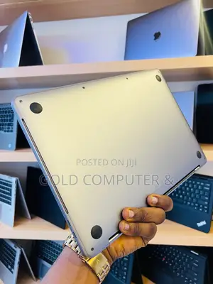 Laptop Apple MacBook Pro 2017 8GB Intel Core I5 SSD 256GB